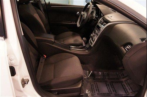 Chevrolet Malibu 2010 photo 2