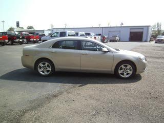 Chevrolet Malibu 2010 photo 2