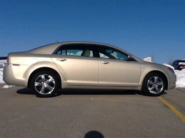 Chevrolet Malibu 2010 photo 4