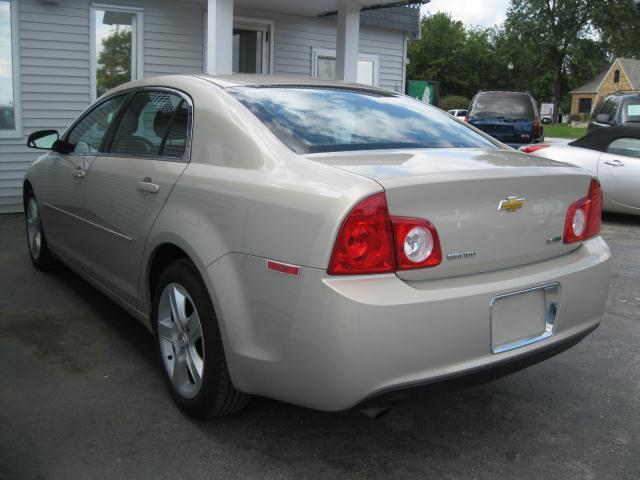 Chevrolet Malibu 2010 photo 2