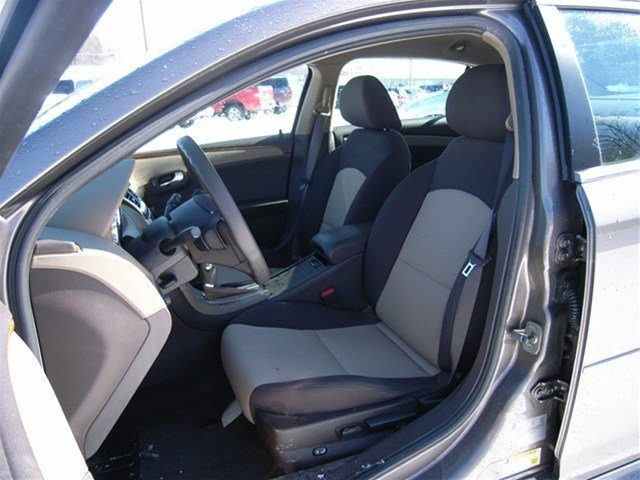 Chevrolet Malibu 2010 photo 3