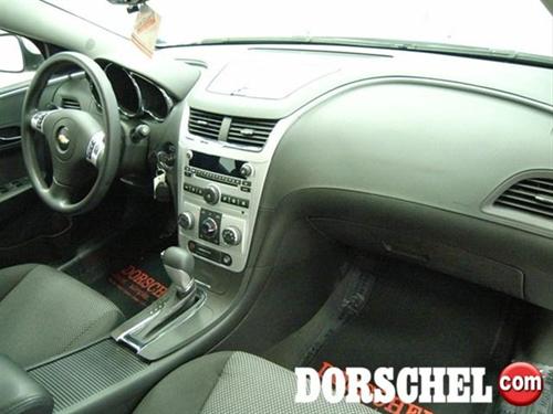 Chevrolet Malibu 2010 photo 3