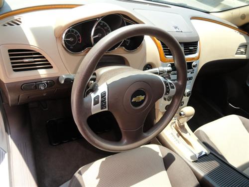 Chevrolet Malibu 2010 photo 2