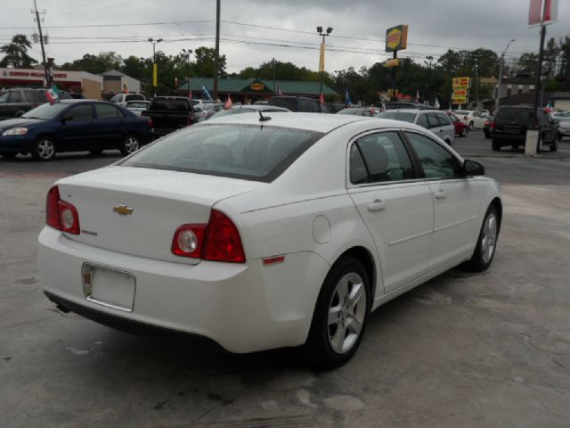Chevrolet Malibu 2010 photo 4