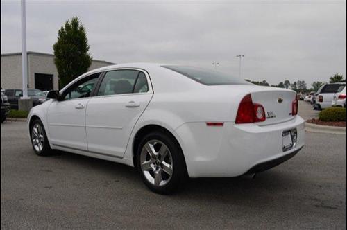 Chevrolet Malibu 2010 photo 2