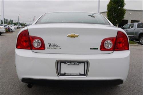 Chevrolet Malibu 2010 photo 3
