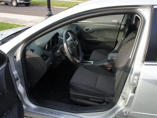 Chevrolet Malibu 2010 photo 2