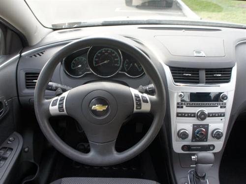 Chevrolet Malibu 2010 photo 3