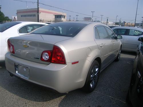 Chevrolet Malibu 2010 photo 3