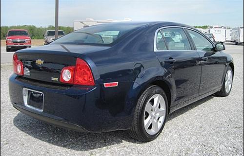 Chevrolet Malibu 2010 photo 3