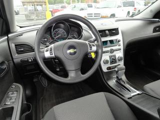Chevrolet Malibu 2010 photo 3