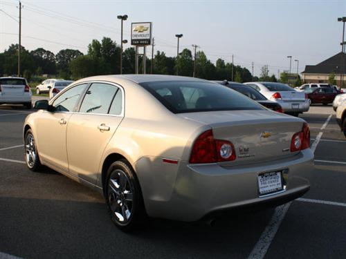 Chevrolet Malibu 2010 photo 2