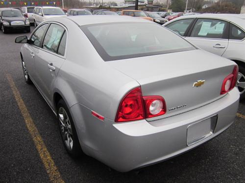 Chevrolet Malibu 2010 photo 2