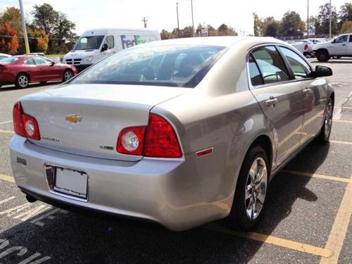 Chevrolet Malibu 2010 photo 3