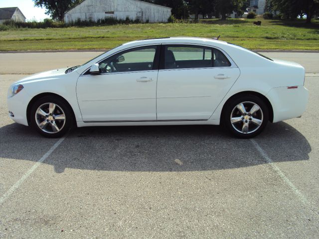 Chevrolet Malibu 2010 photo 2