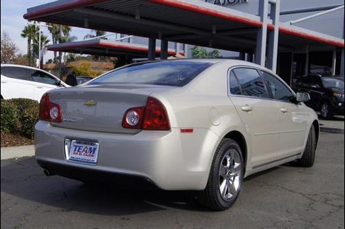Chevrolet Malibu 2010 photo 3