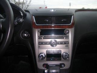 Chevrolet Malibu 2010 photo 2
