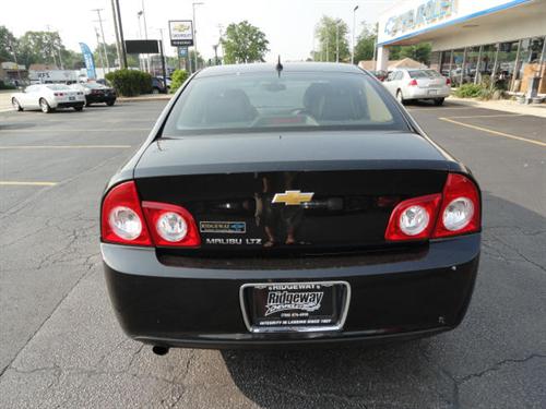 Chevrolet Malibu 2010 photo 3