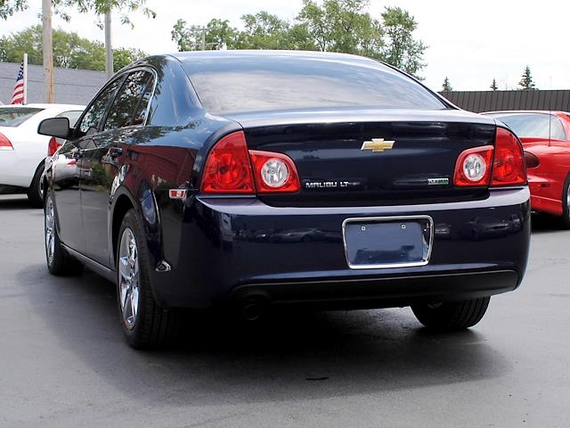Chevrolet Malibu 2010 photo 2