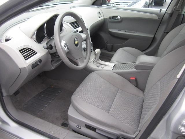 Chevrolet Malibu 2010 photo 3