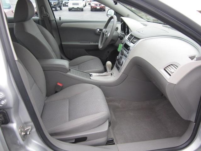Chevrolet Malibu 2010 photo 4