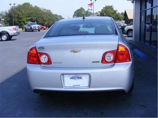 Chevrolet Malibu 2010 photo 2