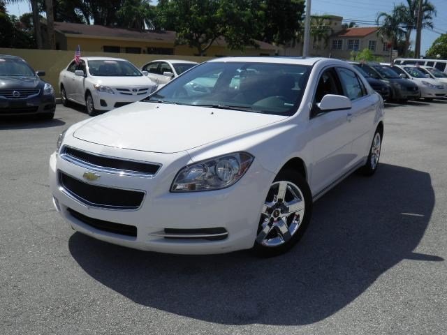 Chevrolet Malibu 2010 photo 2