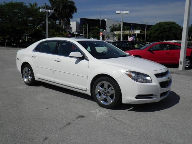 Chevrolet Malibu 2010 photo 3