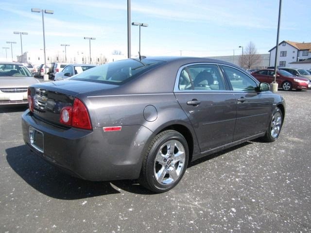 Chevrolet Malibu 2010 photo 3