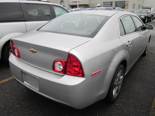 Chevrolet Malibu 2010 photo 2
