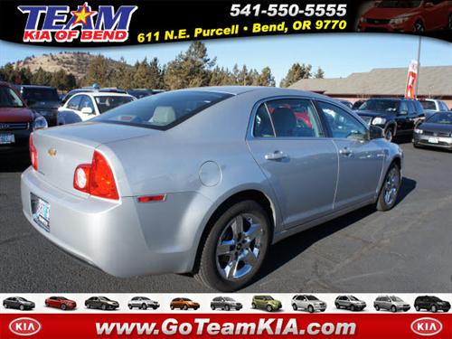 Chevrolet Malibu 2010 photo 2