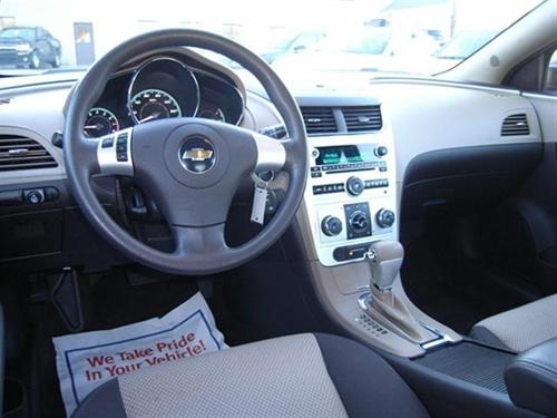 Chevrolet Malibu 2010 photo 2