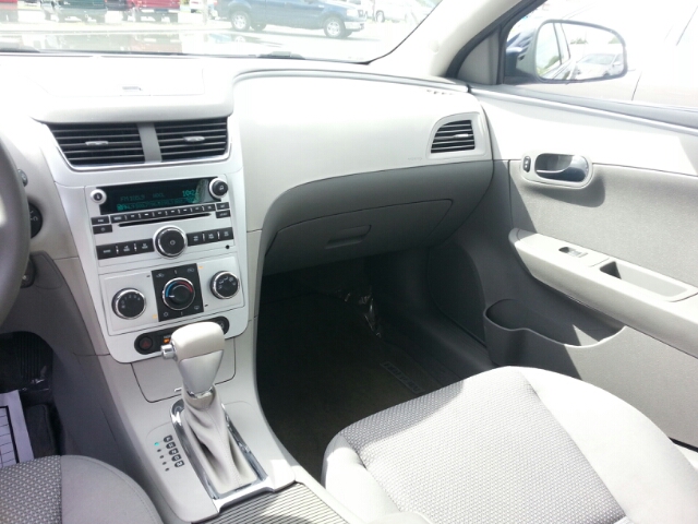 Chevrolet Malibu Supercab XL Sedan