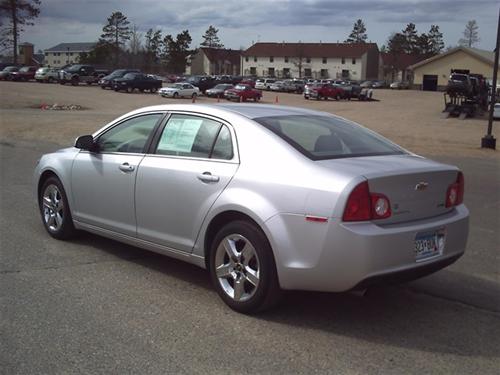 Chevrolet Malibu 2010 photo 2