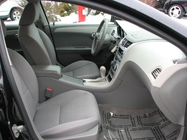 Chevrolet Malibu 2010 photo 2