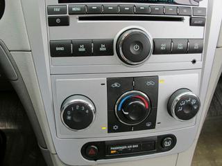 Chevrolet Malibu 2010 photo 2