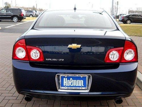Chevrolet Malibu 2010 photo 3