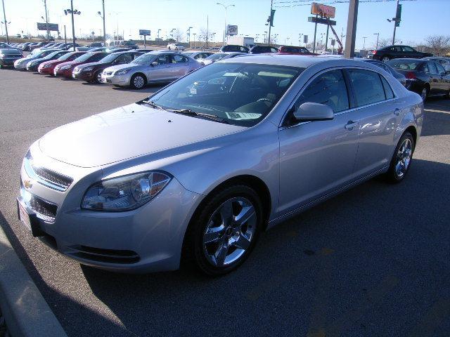 Chevrolet Malibu 2010 photo 2
