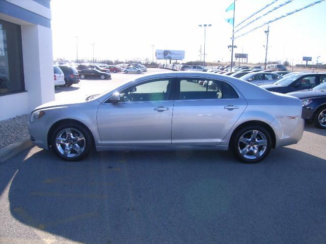 Chevrolet Malibu 2010 photo 3