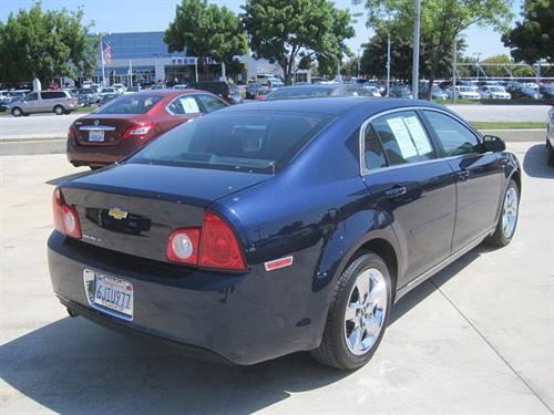 Chevrolet Malibu 2010 photo 2