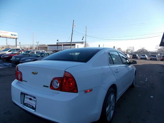 Chevrolet Malibu 2010 photo 2