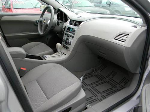 Chevrolet Malibu 2010 photo 3