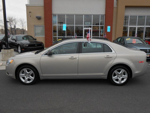 Chevrolet Malibu 2010 photo 3