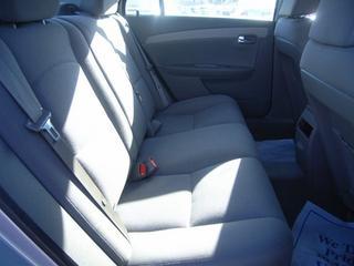 Chevrolet Malibu 2010 photo 2