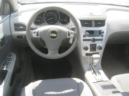 Chevrolet Malibu 2010 photo 3
