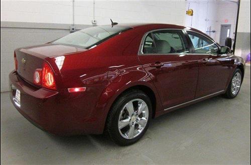 Chevrolet Malibu 2010 photo 3