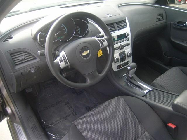 Chevrolet Malibu 2010 photo 2