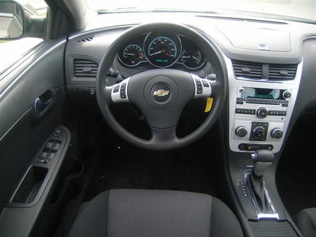 Chevrolet Malibu 2010 photo 3