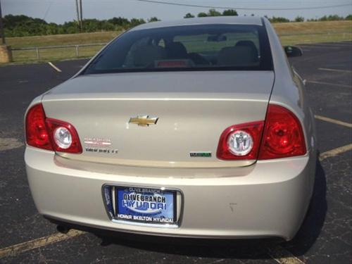 Chevrolet Malibu 2010 photo 2
