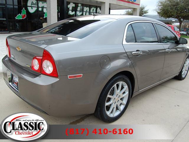 Chevrolet Malibu 2010 photo 2
